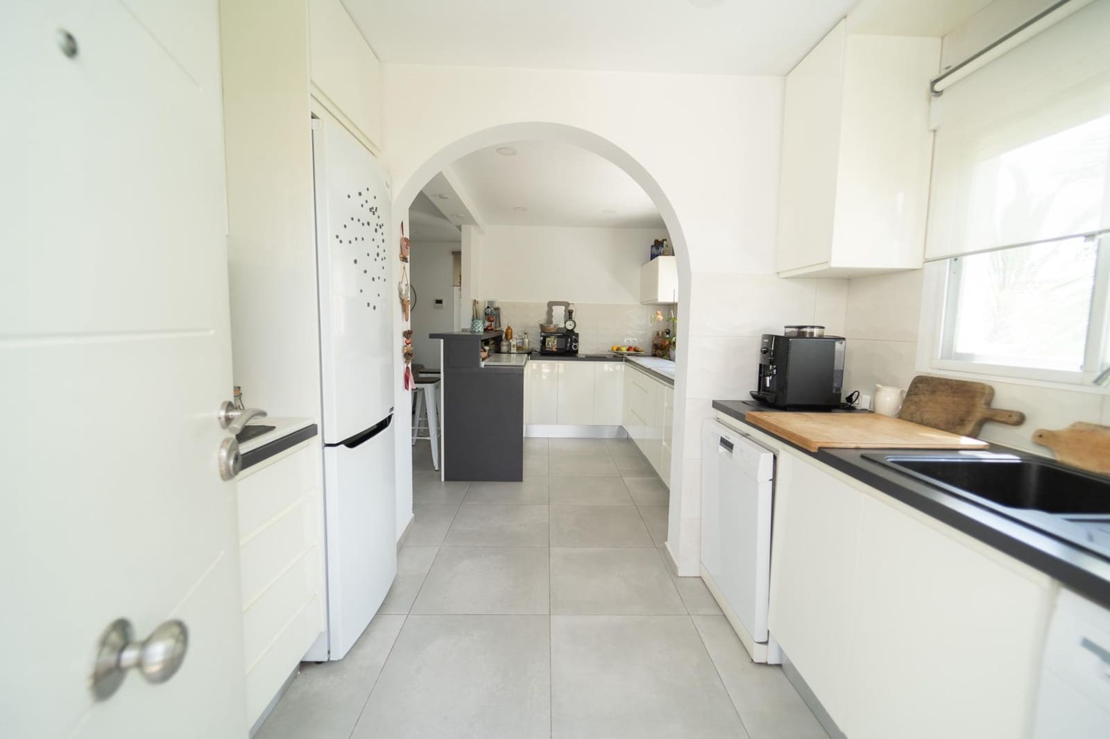 4 soveværelse Villa til salg i La Siesta med swimmingpool - € 495.000 (Ref: 8982551)