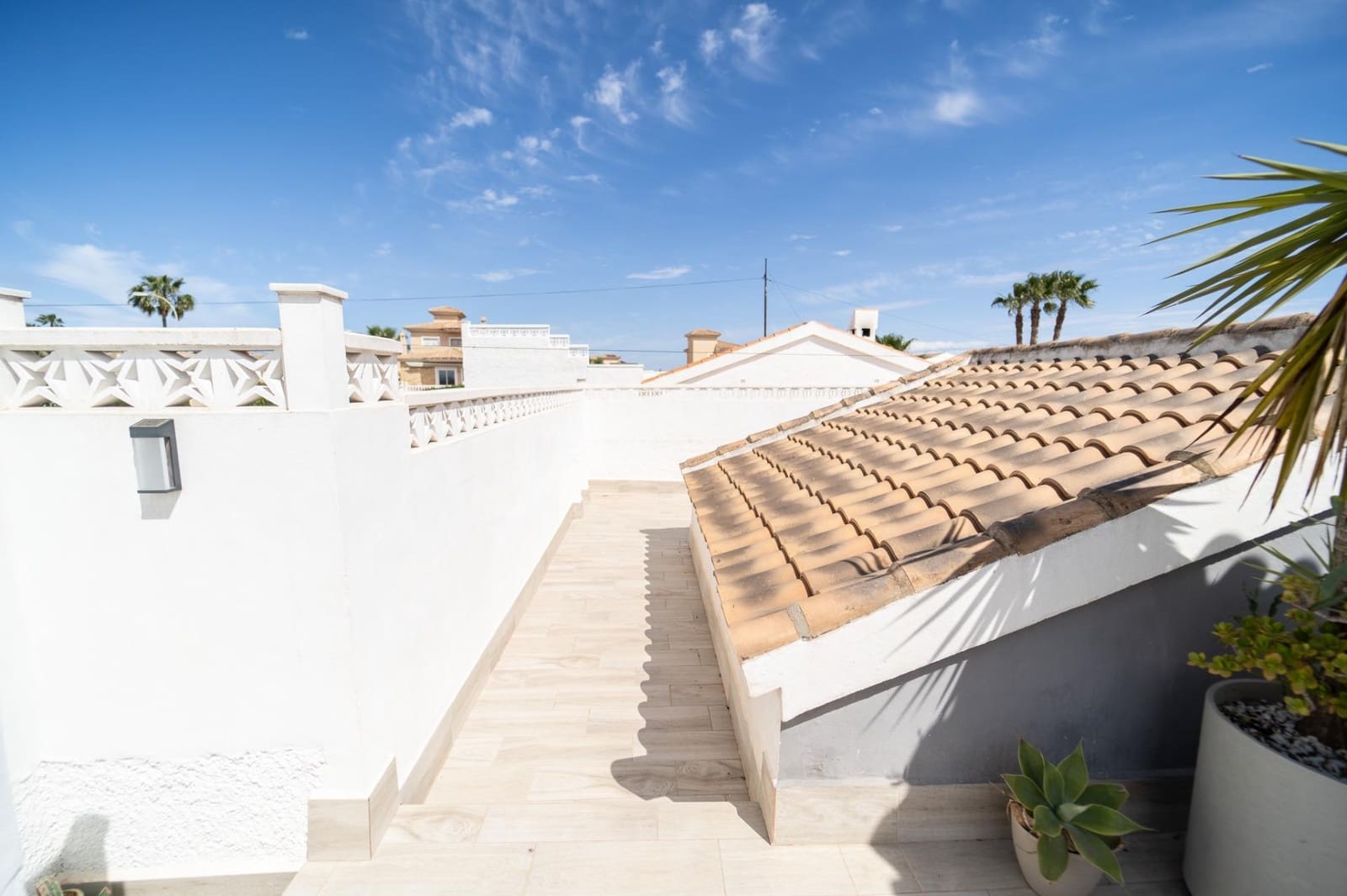 4 soveværelse Villa til salg i La Siesta med swimmingpool - € 495.000 (Ref: 8982551)