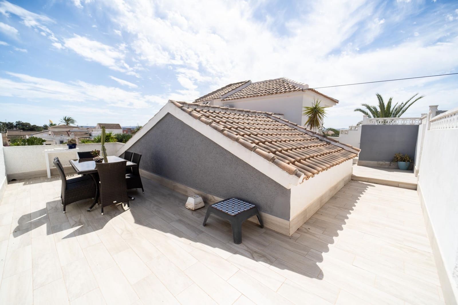 4 soveværelse Villa til salg i La Siesta med swimmingpool - € 495.000 (Ref: 8982551)