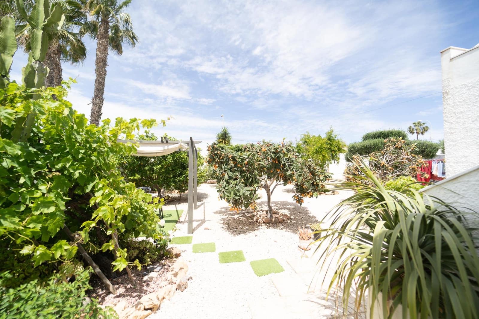 4 soveværelse Villa til salg i La Siesta med swimmingpool - € 495.000 (Ref: 8982551)