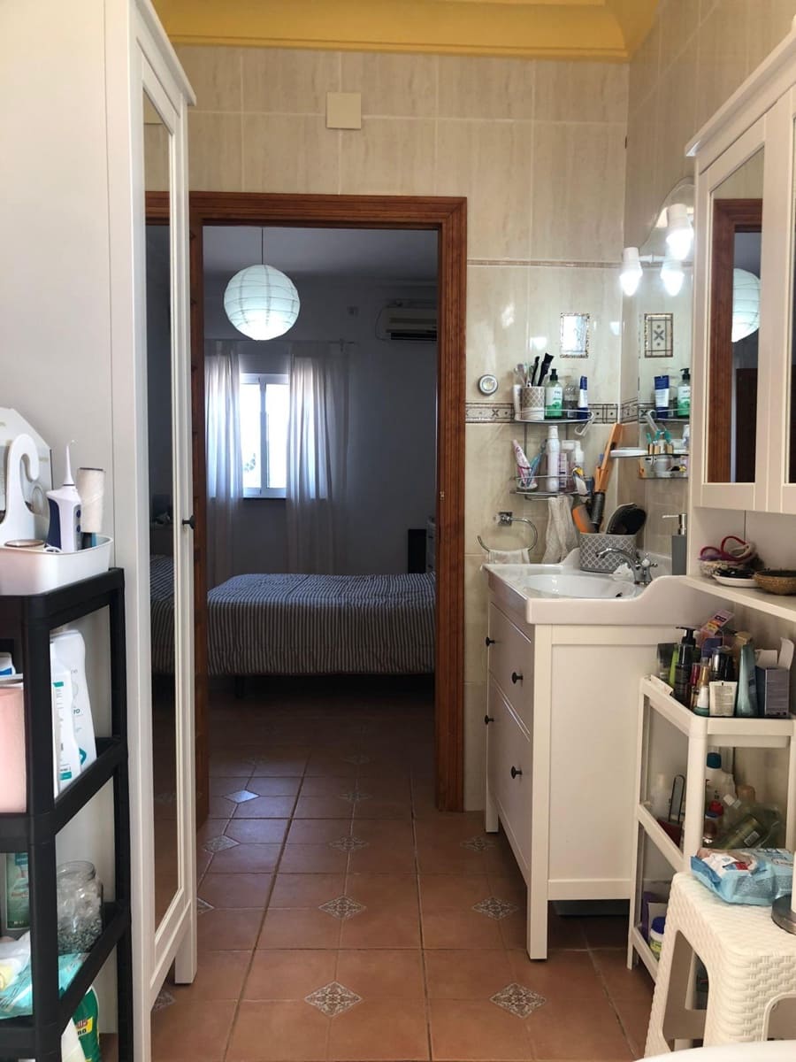 4 soveværelse Finca/Landehus til salg i Orihuela med swimmingpool - € 299.900 (Ref: 9023758)