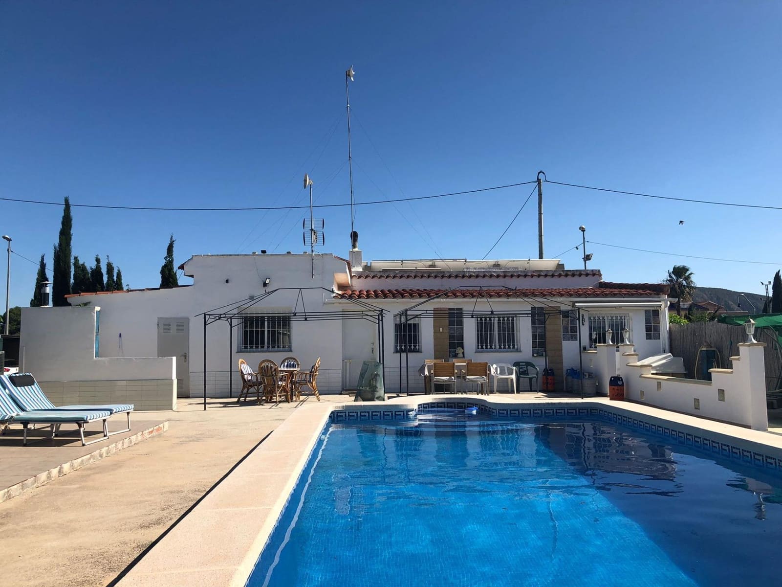 4 soveværelse Finca/Landehus til salg i Orihuela med swimmingpool - € 299.900 (Ref: 9023758)