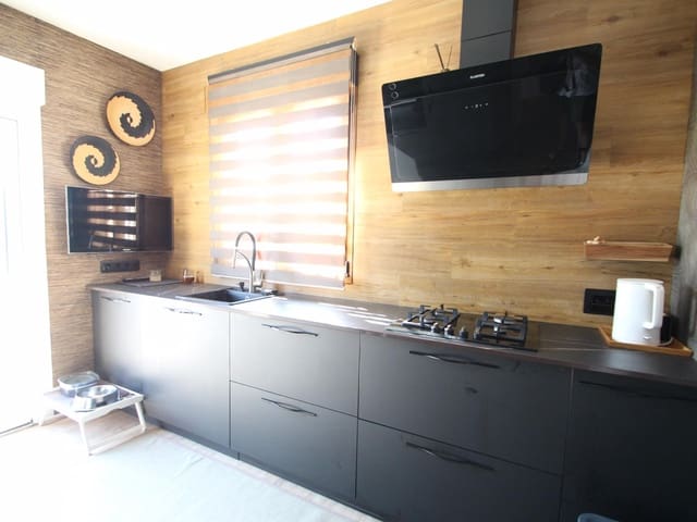 3 chambre Villa/Maison à vendre à San Luis, Torrevieja avec piscine - 589 900 € (Ref: 9128522)