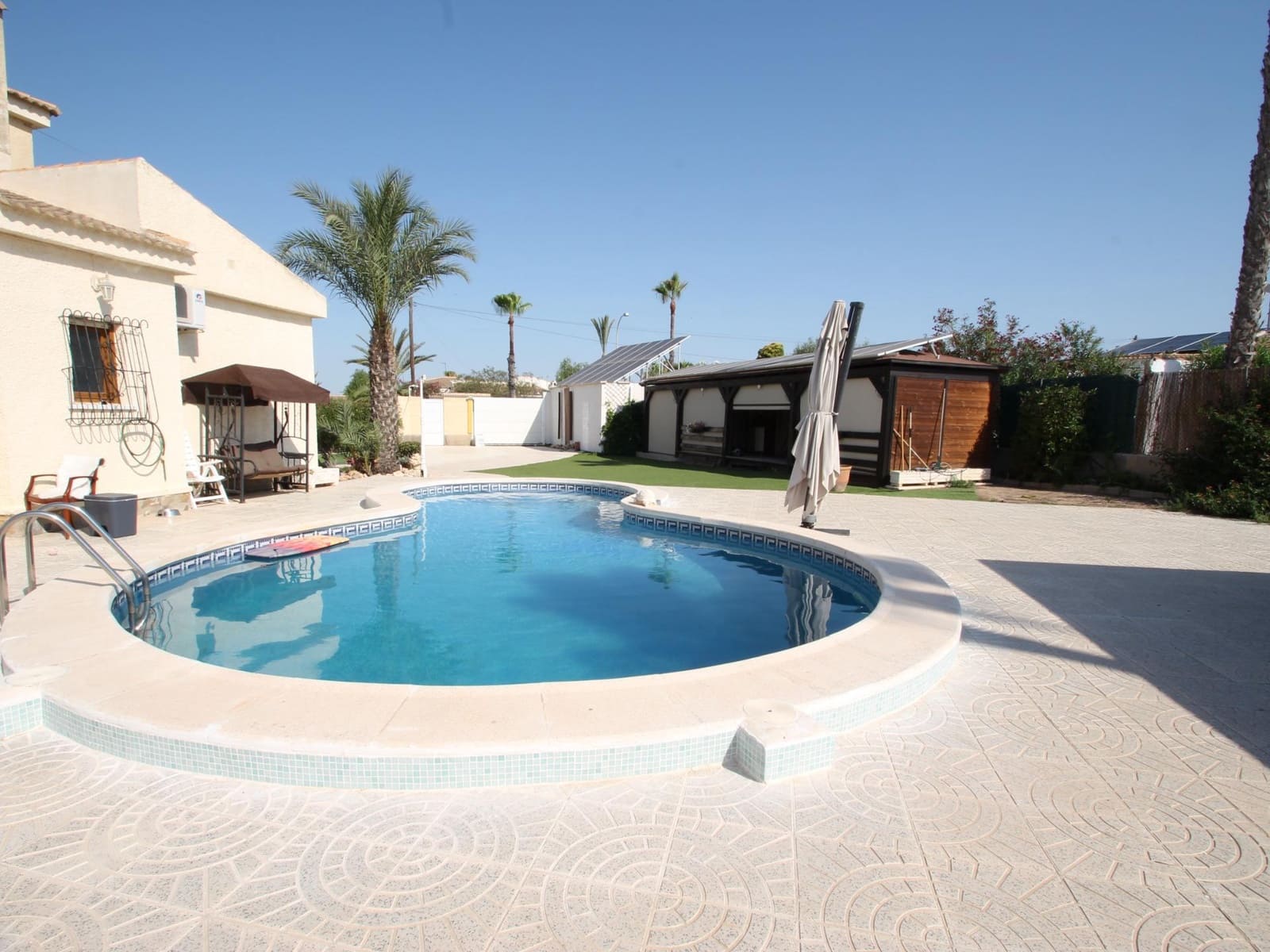 3 soveværelse Villa til salg i San Luis med swimmingpool - € 589.900 (Ref: 9128522)