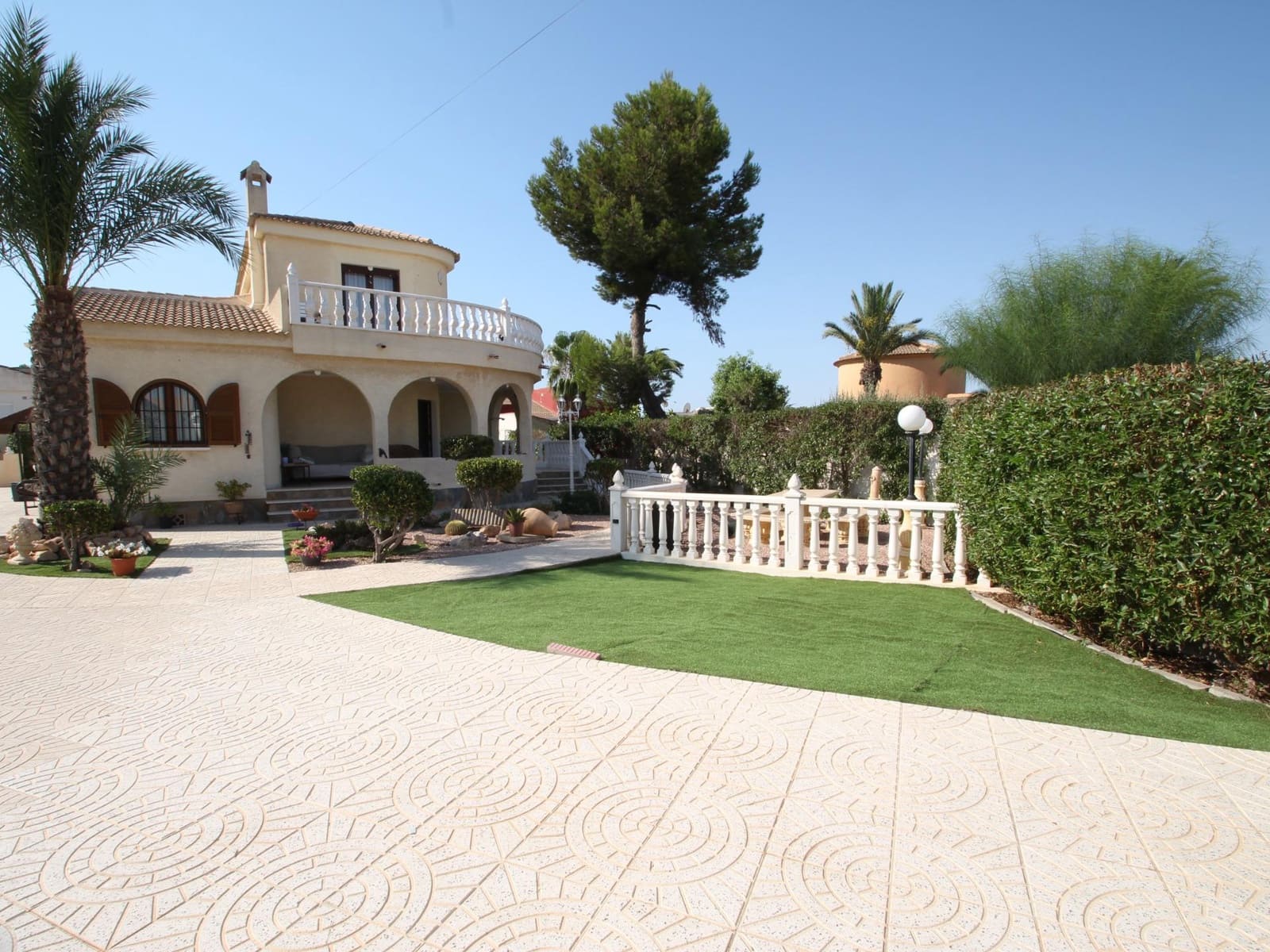 3 soveværelse Villa til salg i San Luis med swimmingpool - € 589.900 (Ref: 9128522)