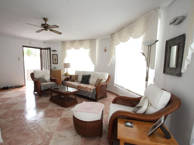 3 soveværelse Villa til salg i San Luis, Torrevieja med swimmingpool - € 325.000 (Ref: 9141750)