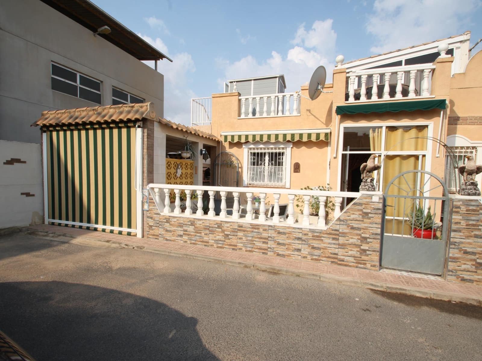 3 soveværelse Bungalow til salg i Torrevieja med swimmingpool - € 169.900 (Ref: 9187148)