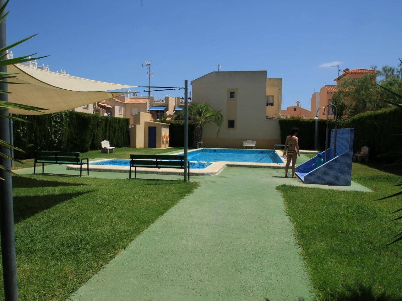 3 soveværelse Bungalow til salg i Torrevieja med swimmingpool - € 169.900 (Ref: 9187148)
