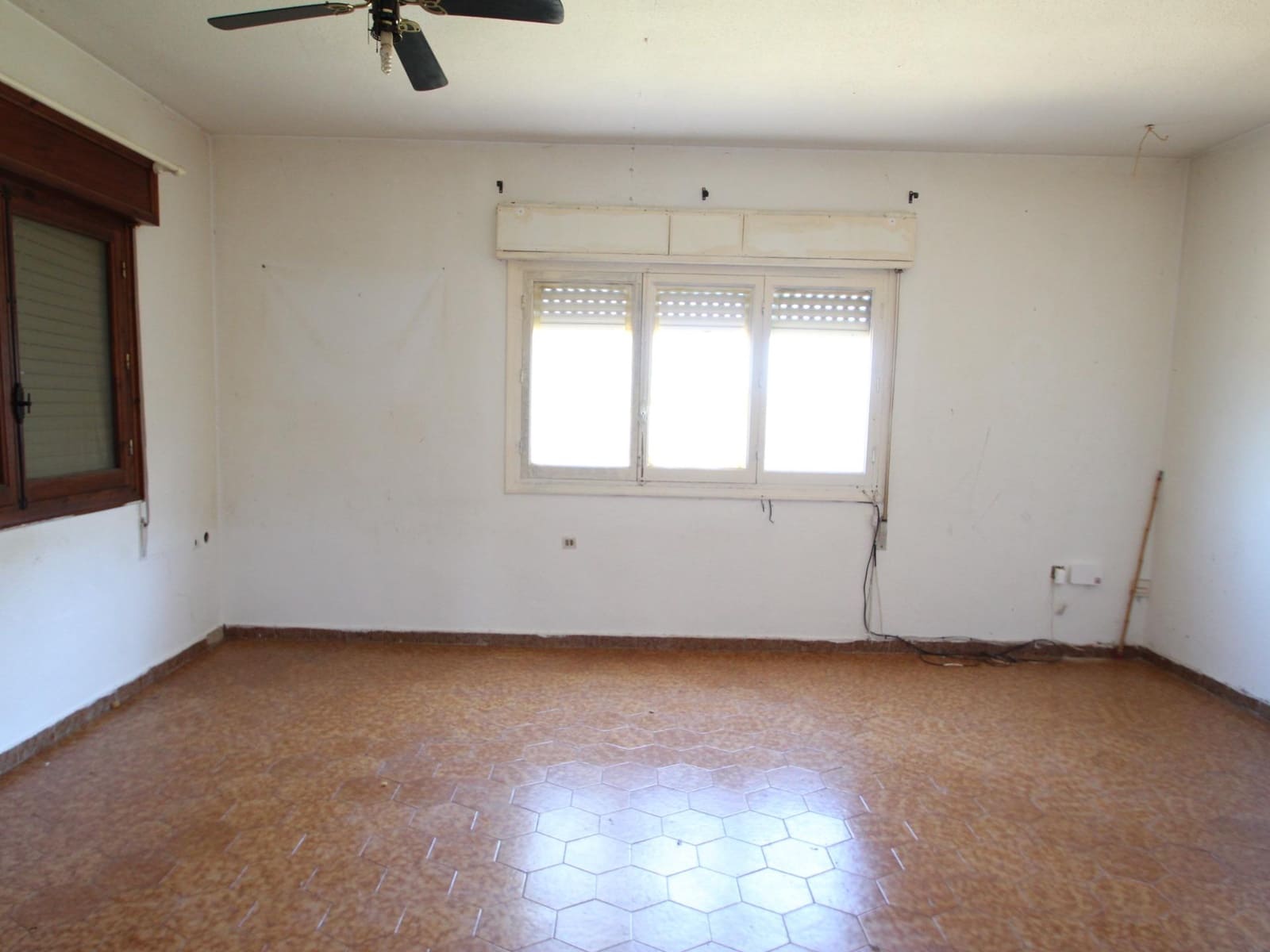 3 makuuhuone Huvila myytävänä paikassa Torrevieja mukana 
autotalli - 299 900 € (Ref: 9330852)