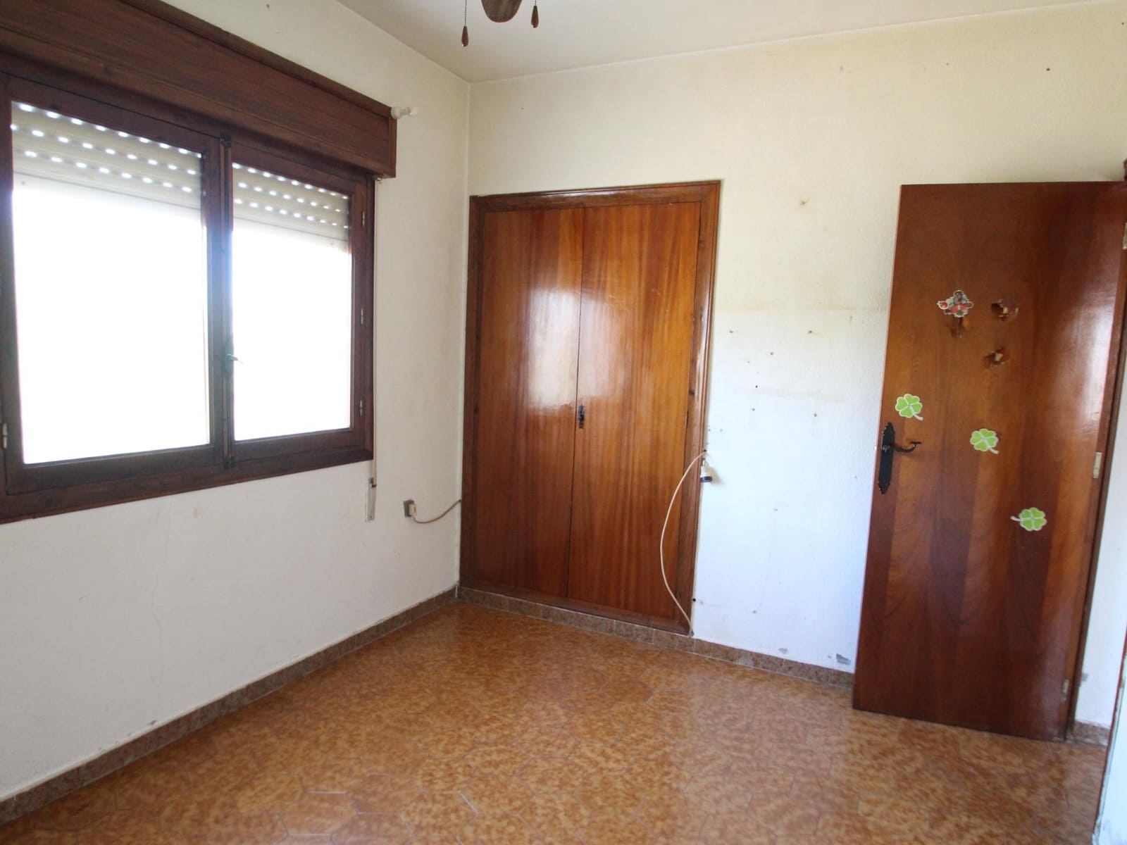 3 makuuhuone Huvila myytävänä paikassa Torrevieja mukana 
autotalli - 299 900 € (Ref: 9330852)