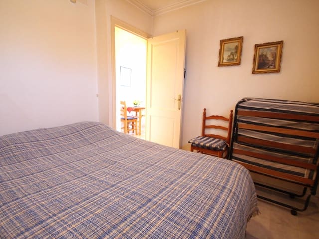 Bungalow de 1 habitación en La Siesta, Torrevieja en venta - 89.900 € (Ref: 9356088)