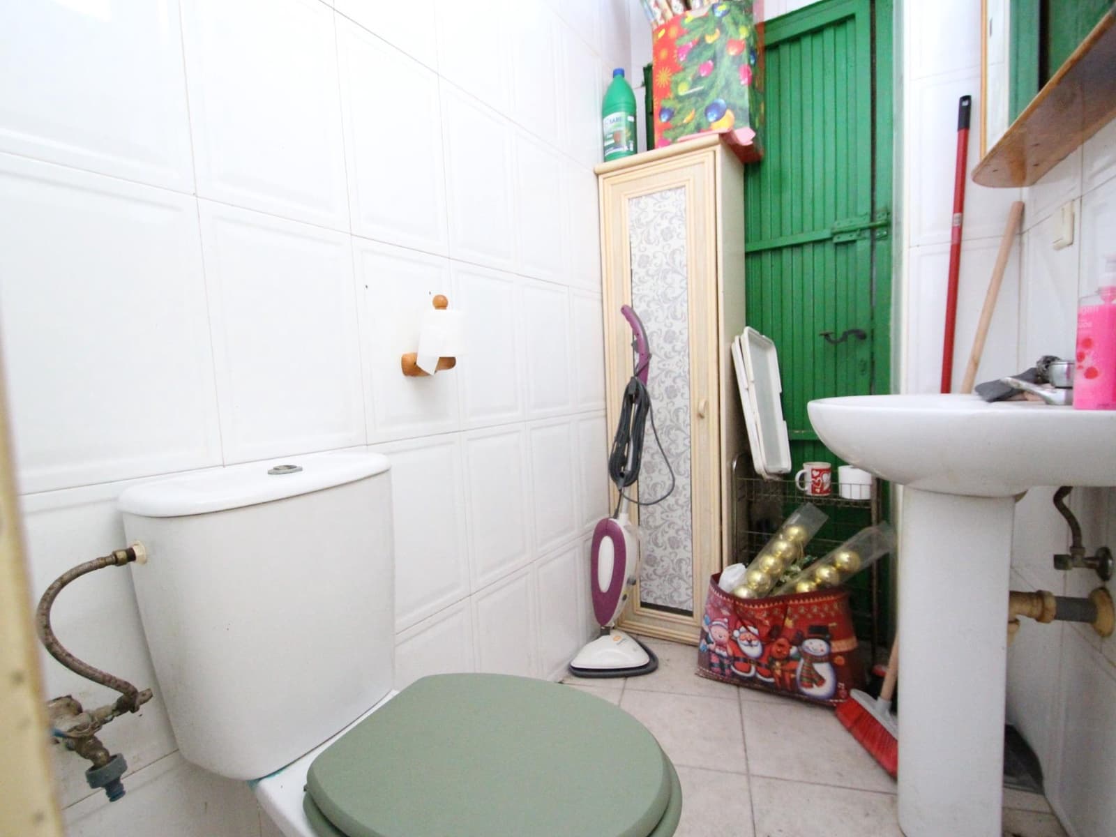 Commercial for sale in Torrevieja - € 129,900 (Ref: 9367390)