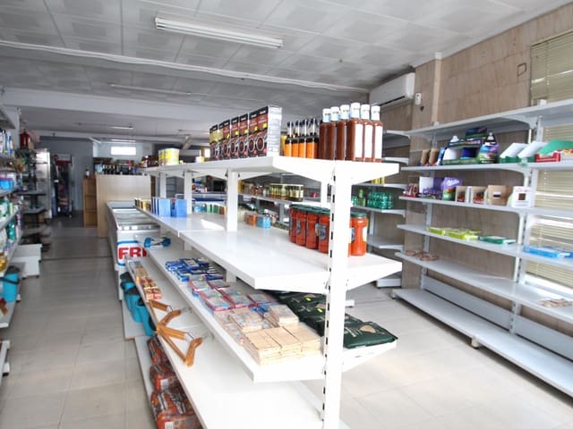 Commercial for sale in El Chaparral - La Siesta - La Torreta, Torrevieja - € 129,900 (Ref: 9367390)