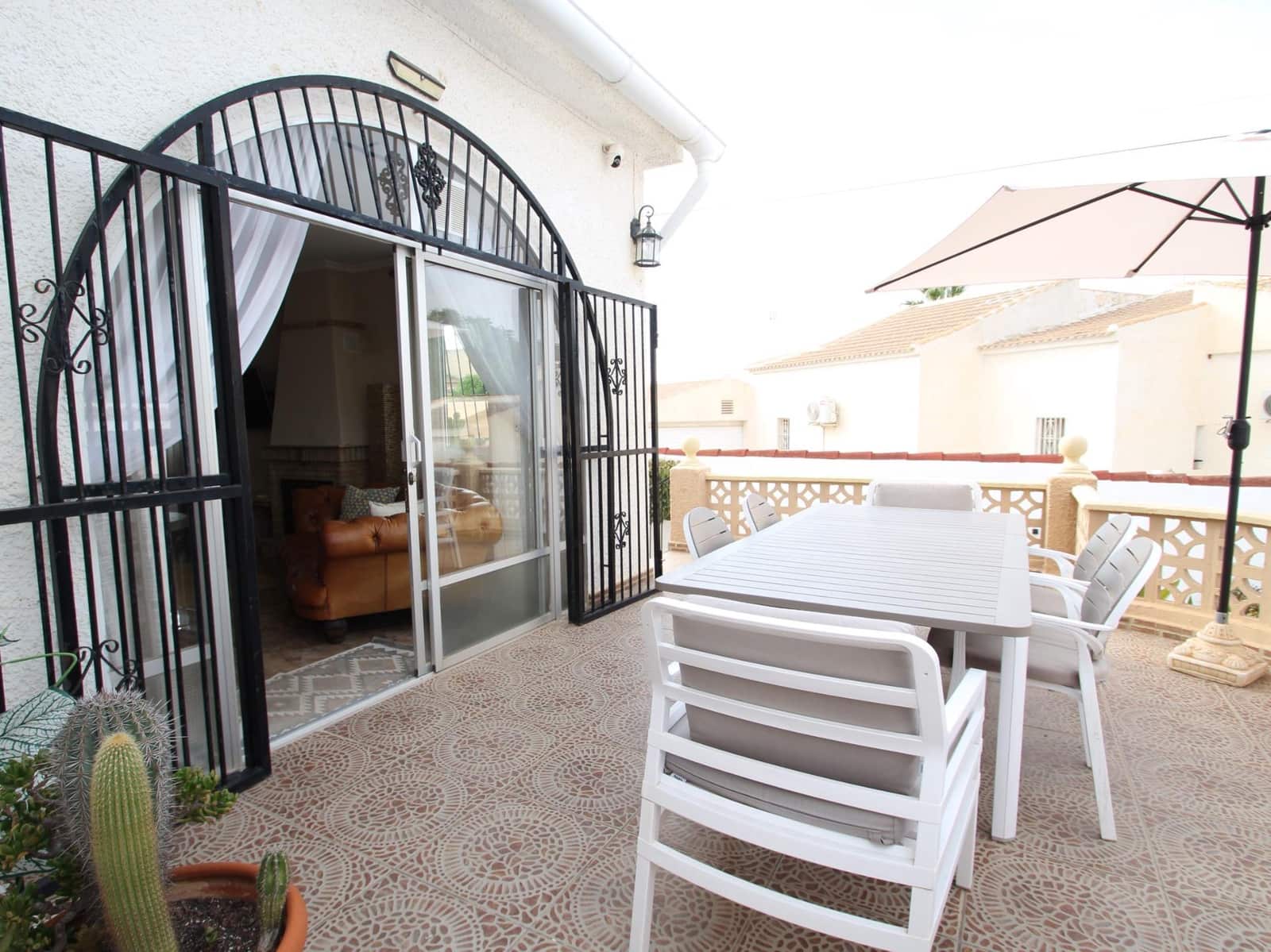 4 camera da letto Villa in vendita in La Siesta con piscina garage - 389.900 € (Rif: 9385487)