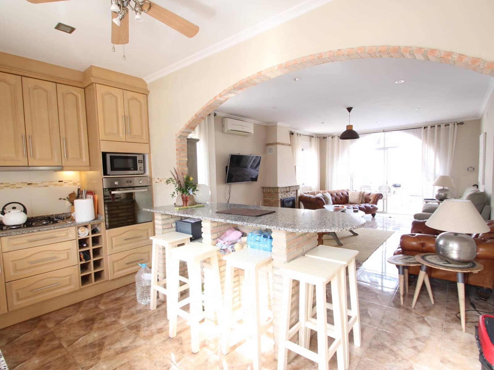 4 camera da letto Villa in vendita in La Siesta con piscina garage - 389.900 € (Rif: 9385487)