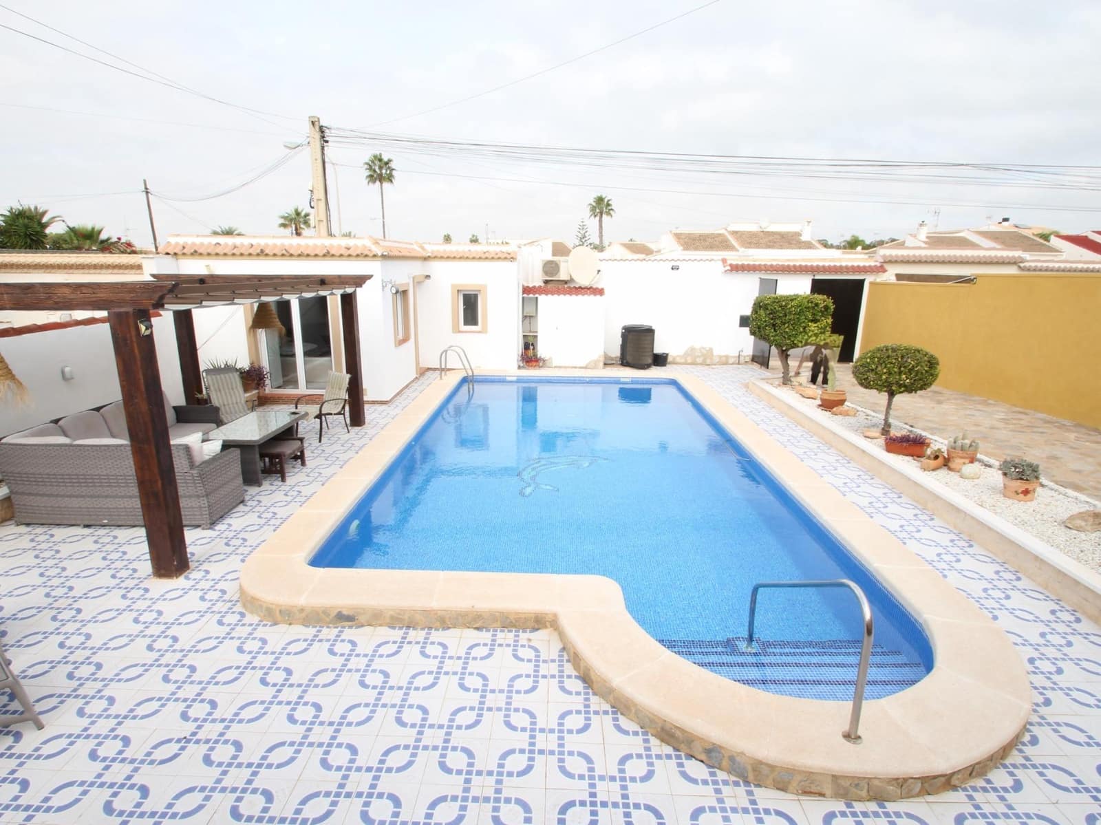 4 camera da letto Villa in vendita in La Siesta con piscina garage - 389.900 € (Rif: 9385487)