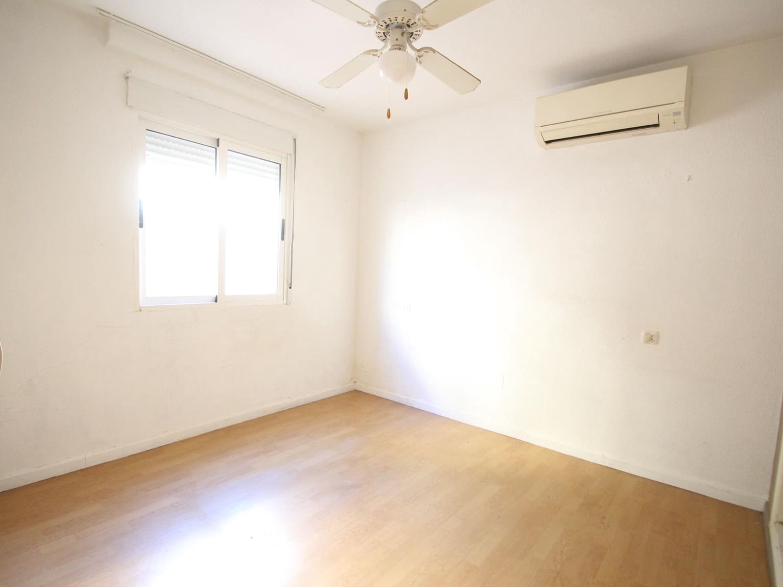 2 chambre Bungalow à vendre à Torrevieja avec piscine - 149 900 € (Ref: 9403289)