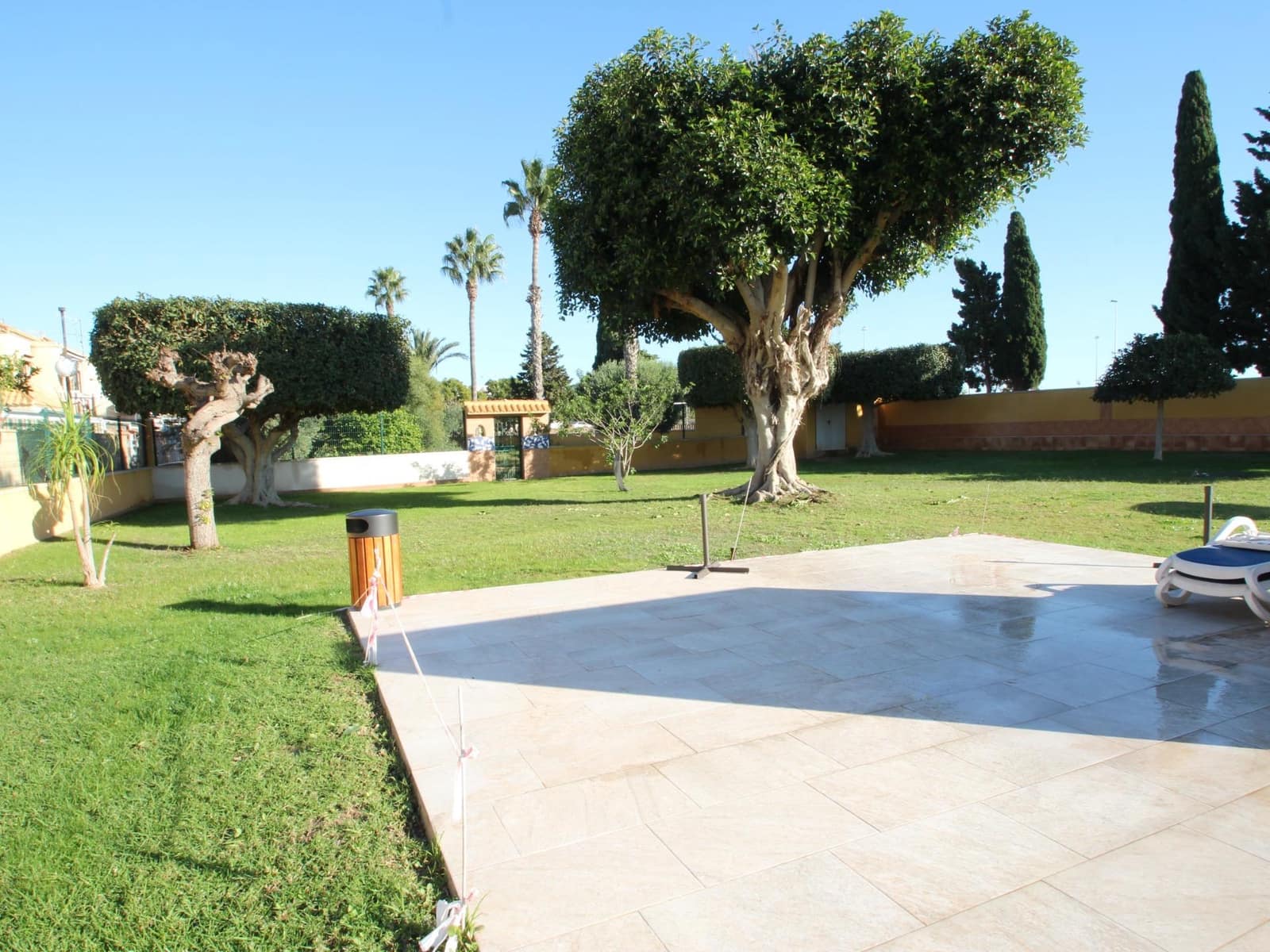 2 chambre Bungalow à vendre à Torrevieja avec piscine - 149 900 € (Ref: 9403289)