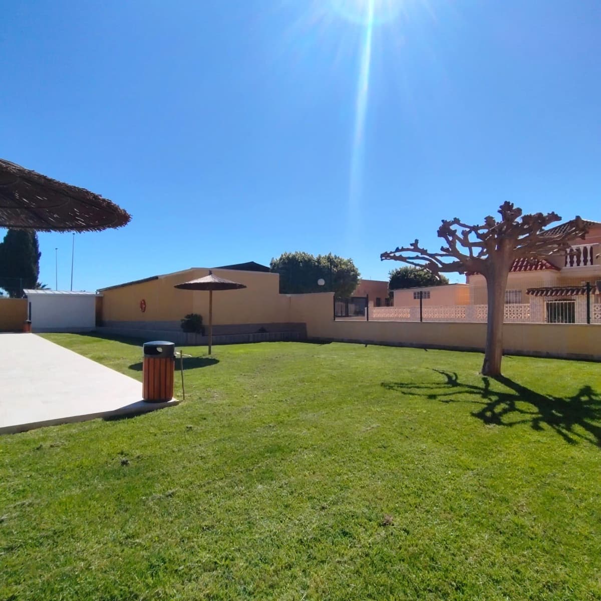 2 bedroom Bungalow for rent in Torrevieja with pool - € 900 (Ref: 9403289)