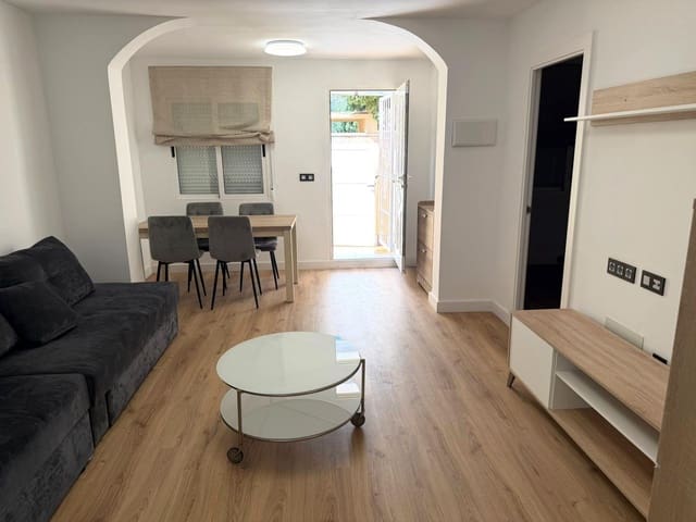 2 soveværelse Bungalow til leje i Torrevieja med swimmingpool - € 900 (Ref: 9403289)