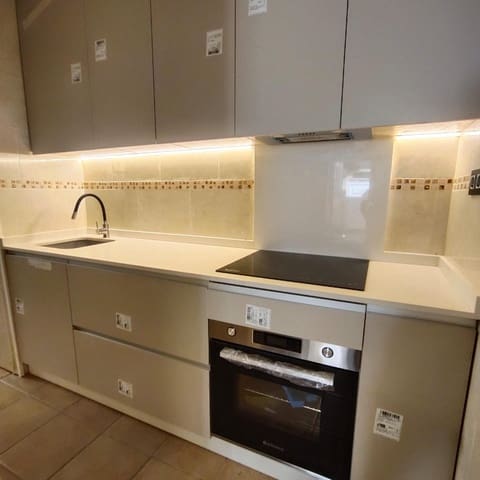 2 soverom Bungalow til leie i Torrevieja med svømmebasseng - € 900 (Ref: 9403289)