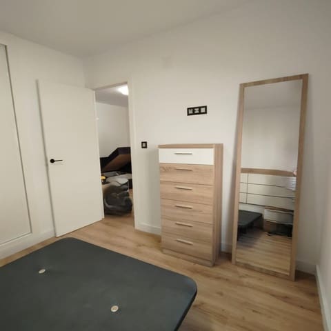 2 soverom Bungalow til leie i Torrevieja med svømmebasseng - € 900 (Ref: 9403289)