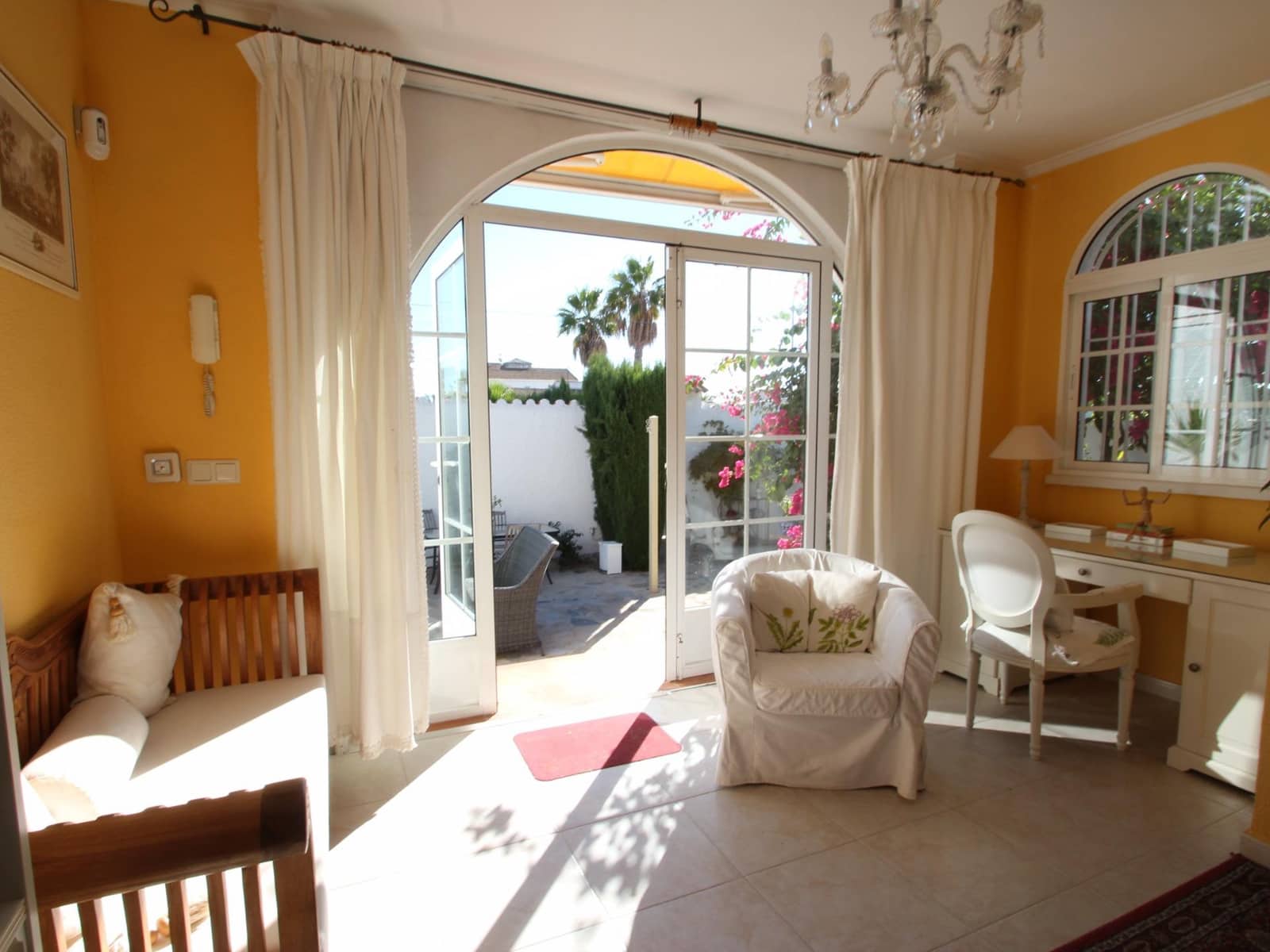 Chalet de 3 habitaciones en San Luis en venta con piscina garaje - 349.900 € (Ref: 9419608)