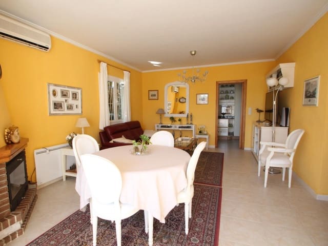 Chalet de 3 habitaciones en San Luis, Torrevieja en venta con piscina garaje - 349.900 € (Ref: 9419608)