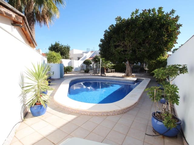 Chalet de 3 habitaciones en San Luis, Torrevieja en venta con piscina garaje - 349.900 € (Ref: 9419608)