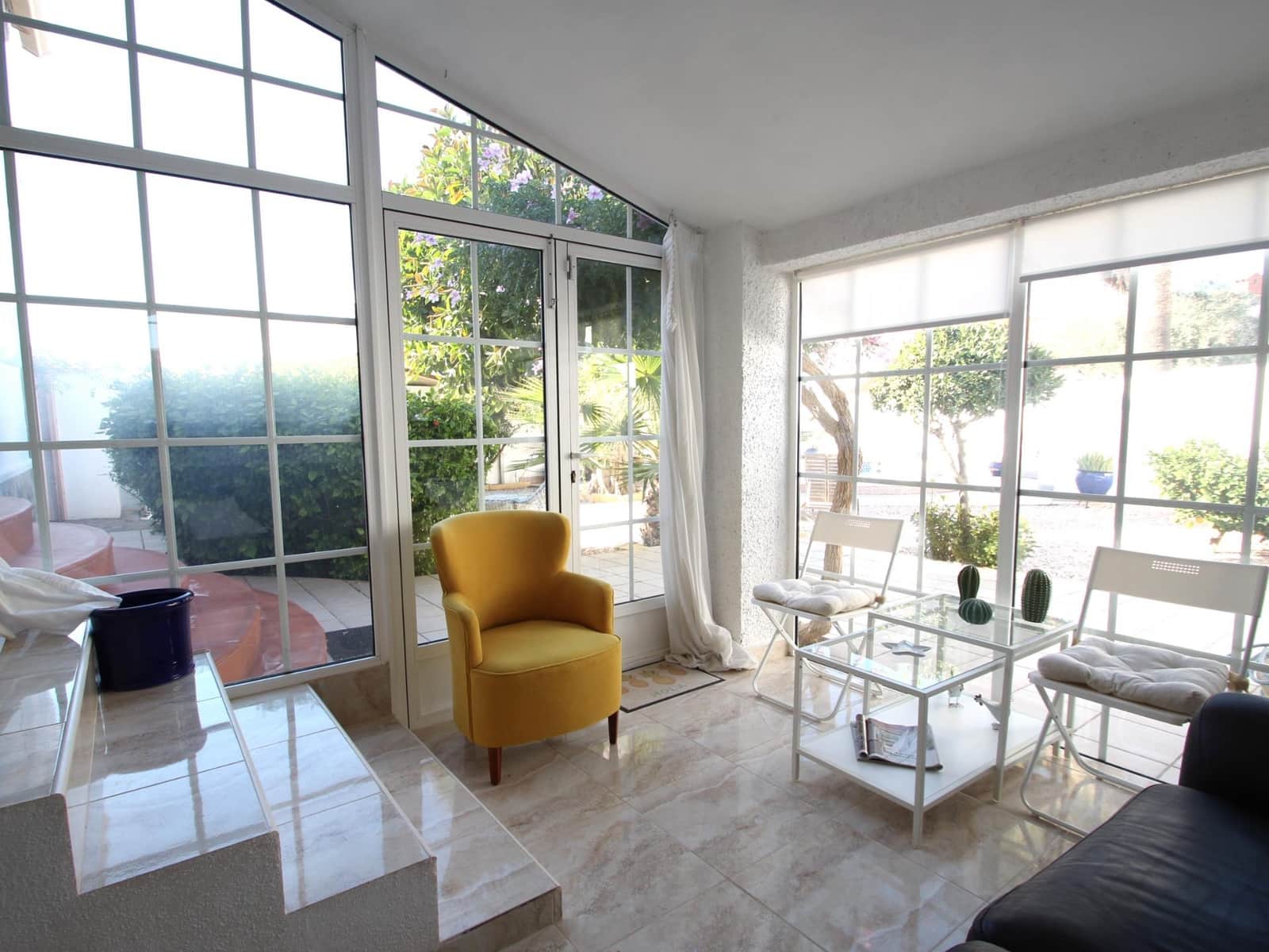 Chalet de 3 habitaciones en San Luis en venta con piscina garaje - 349.900 € (Ref: 9419608)