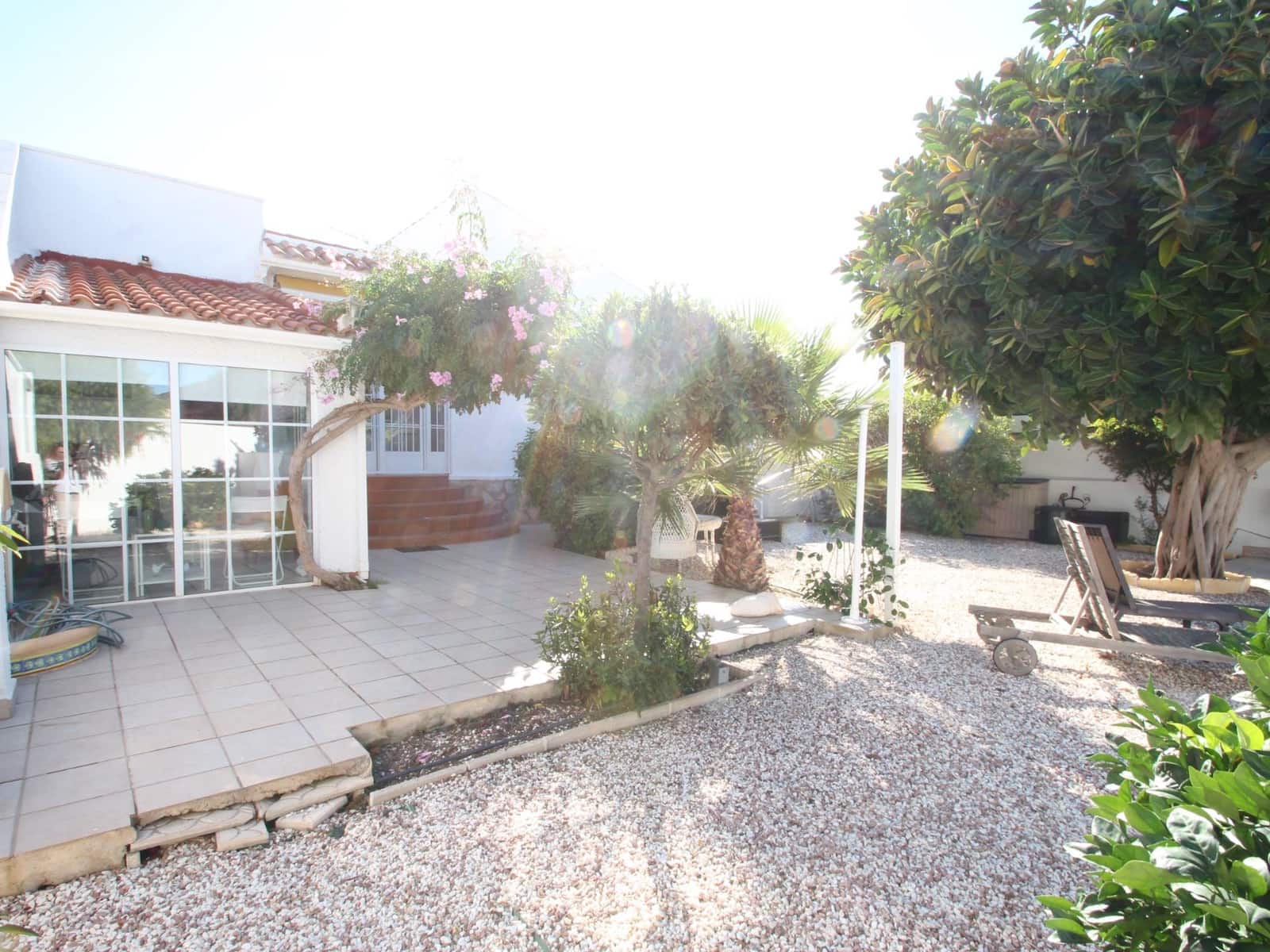 Chalet de 3 habitaciones en San Luis en venta con piscina garaje - 349.900 € (Ref: 9419608)