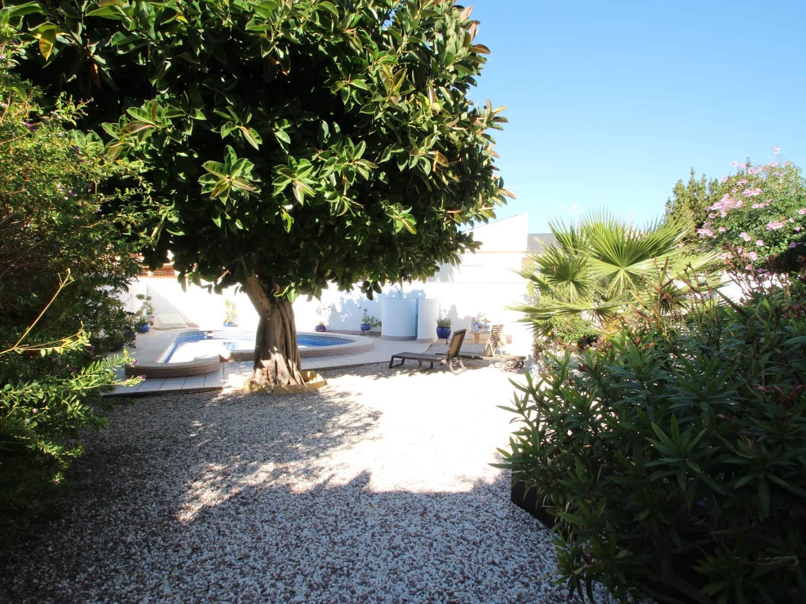 Chalet de 3 habitaciones en San Luis en venta con piscina garaje - 349.900 € (Ref: 9419608)