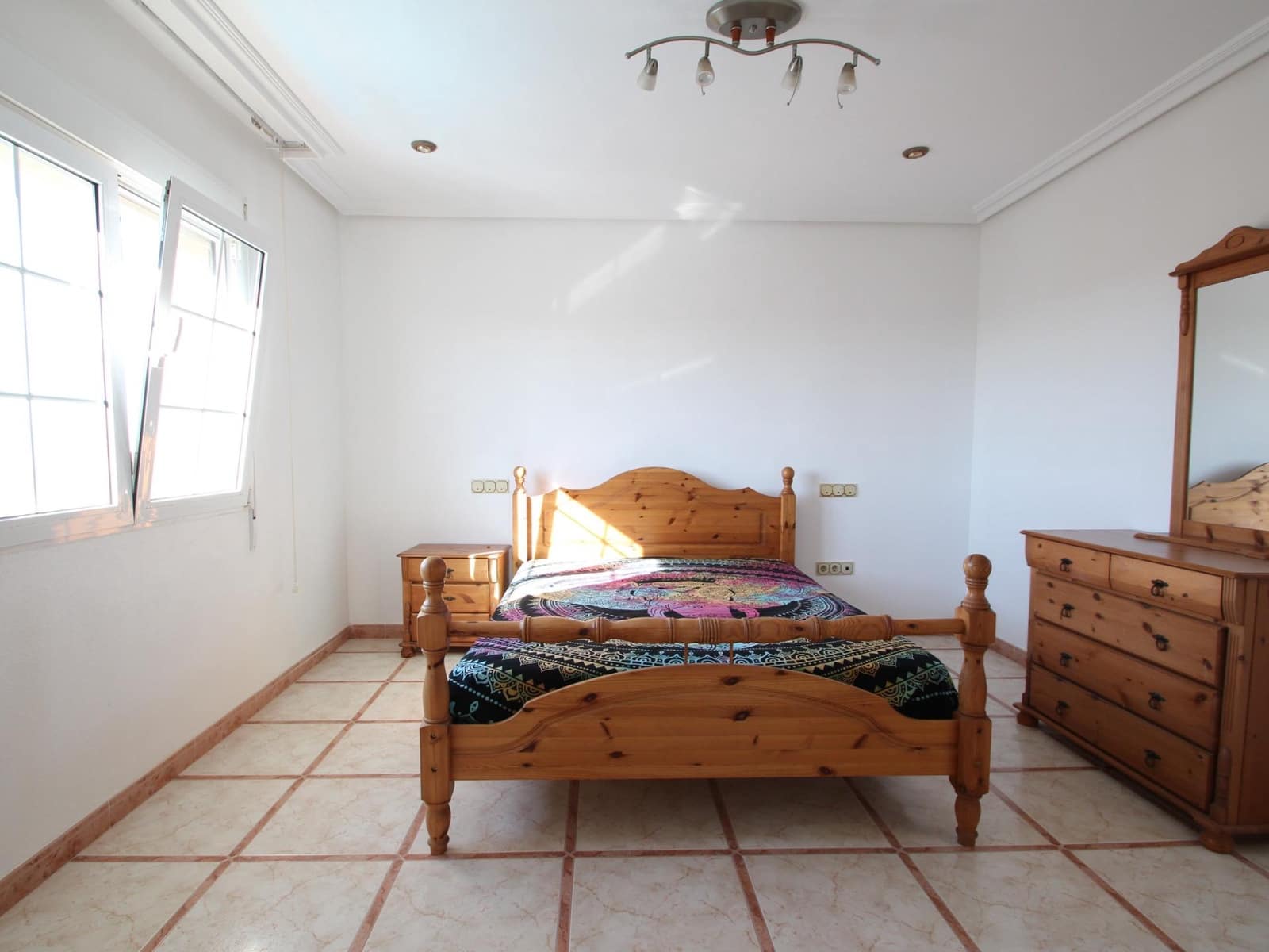 5 chambre Villa/Maison à vendre à El Chaparral avec piscine garage - 688 900 € (Ref: 9422305)