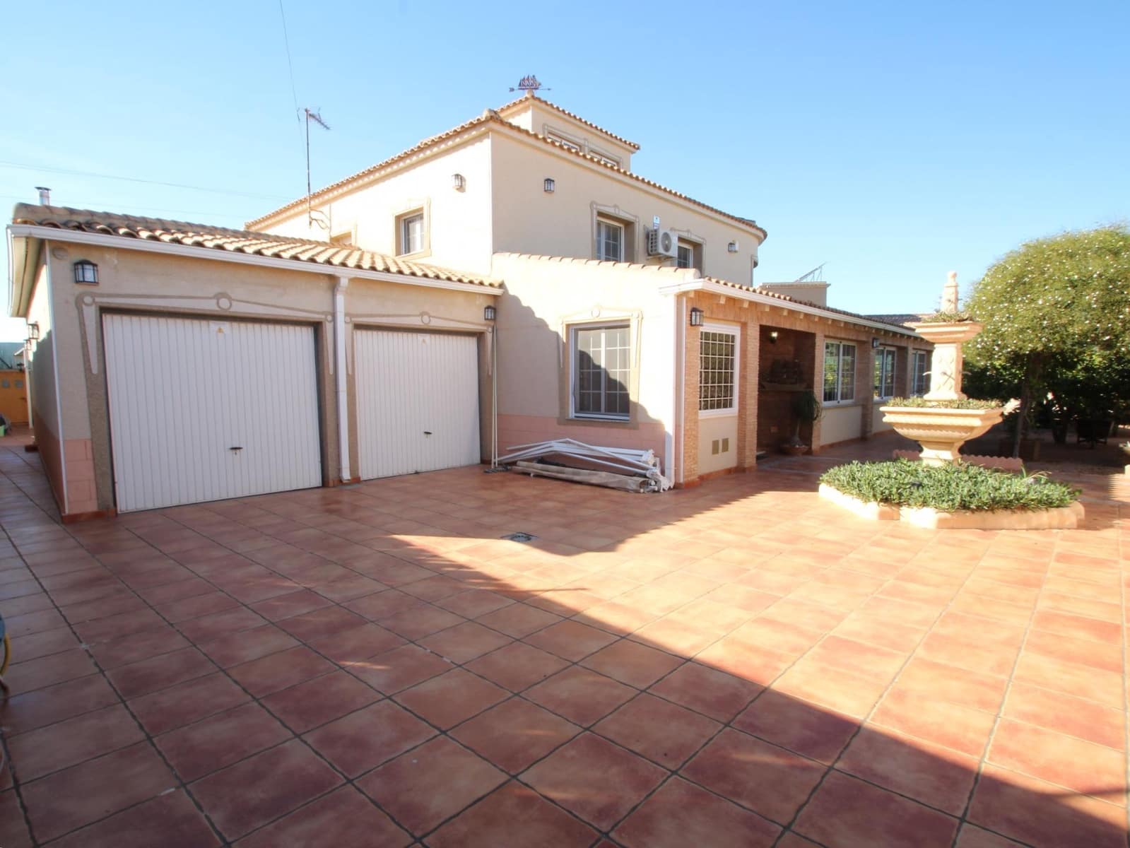 5 chambre Villa/Maison à vendre à El Chaparral avec piscine garage - 688 900 € (Ref: 9422305)