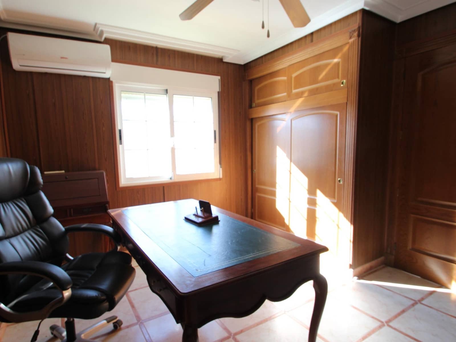 5 chambre Villa/Maison à vendre à El Chaparral avec piscine garage - 688 900 € (Ref: 9422305)