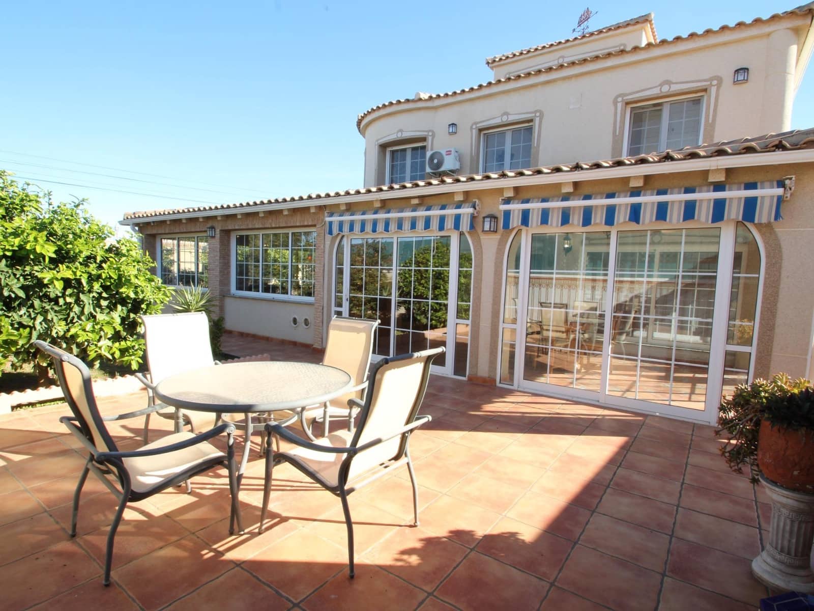 5 chambre Villa/Maison à vendre à El Chaparral avec piscine garage - 688 900 € (Ref: 9422305)