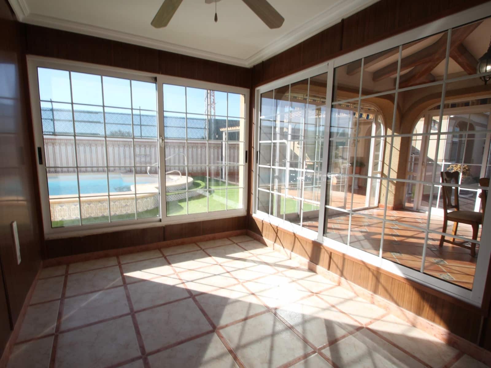 5 chambre Villa/Maison à vendre à El Chaparral avec piscine garage - 688 900 € (Ref: 9422305)