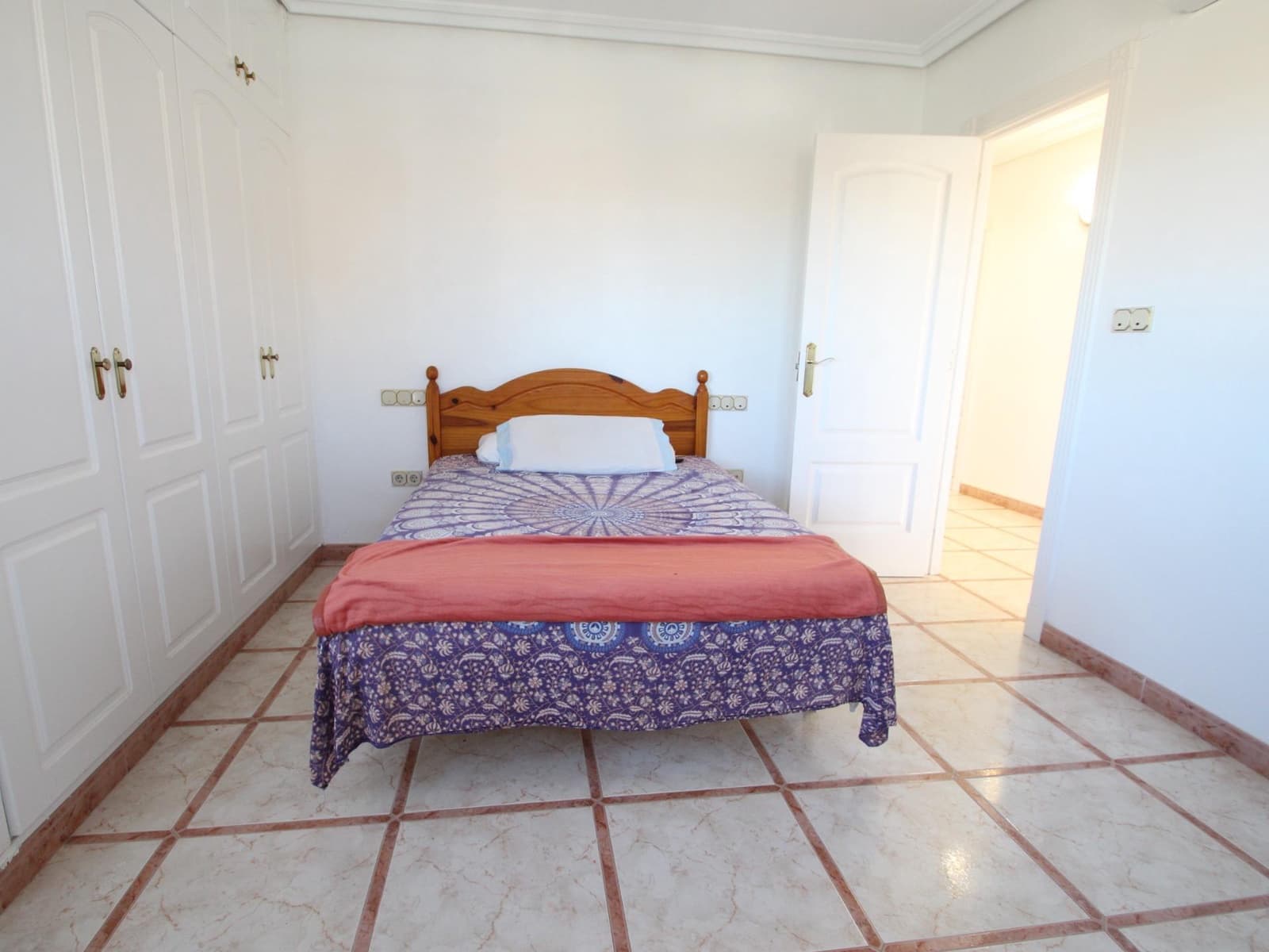 5 chambre Villa/Maison à vendre à El Chaparral avec piscine garage - 688 900 € (Ref: 9422305)