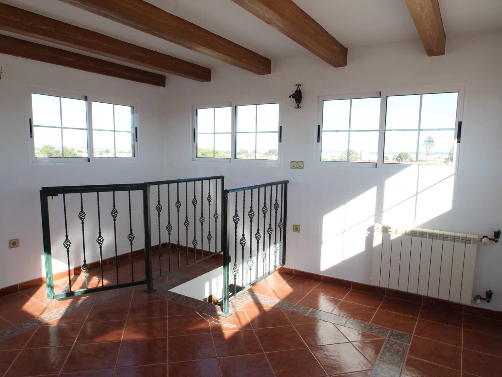 5 chambre Villa/Maison à vendre à El Chaparral avec piscine garage - 688 900 € (Ref: 9422305)