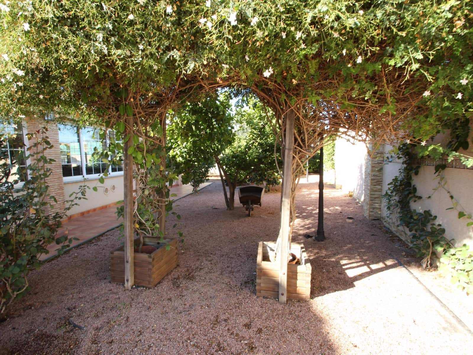 5 chambre Villa/Maison à vendre à El Chaparral avec piscine garage - 688 900 € (Ref: 9422305)