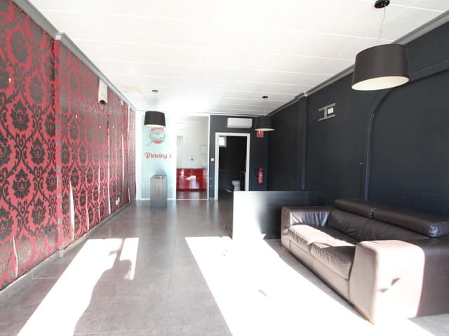 Commerciale da affittare in La Siesta, Torrevieja - 1.000 € (Rif: 9543839)