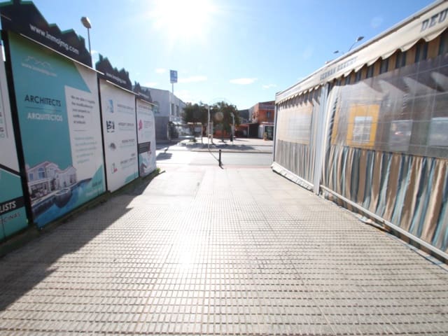 Commerciale da affittare in La Siesta, Torrevieja - 1.000 € (Rif: 9543839)