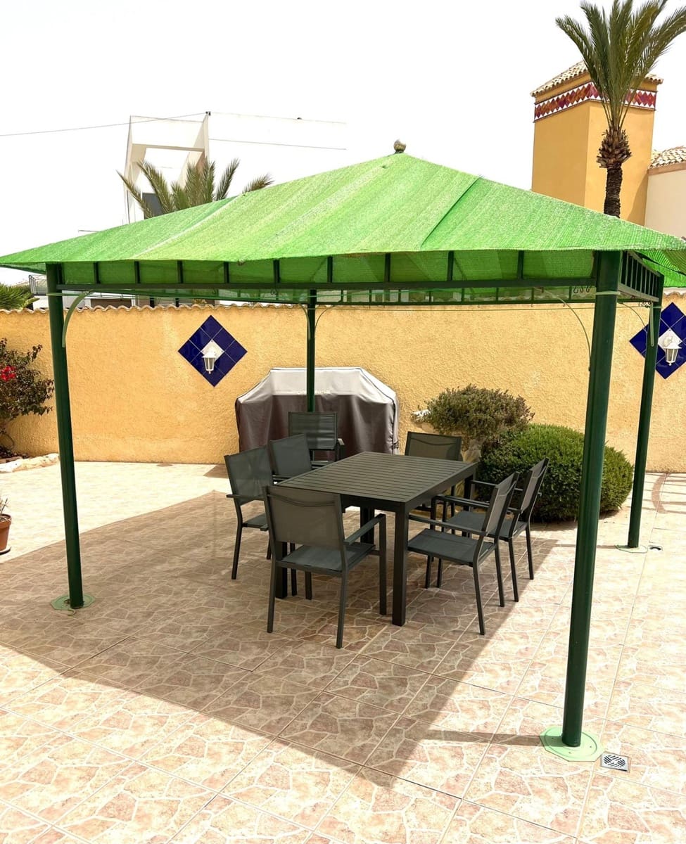 3 soverom Villa til salgs i Torrevieja med svømmebasseng - € 519 000 (Ref: 9591554)