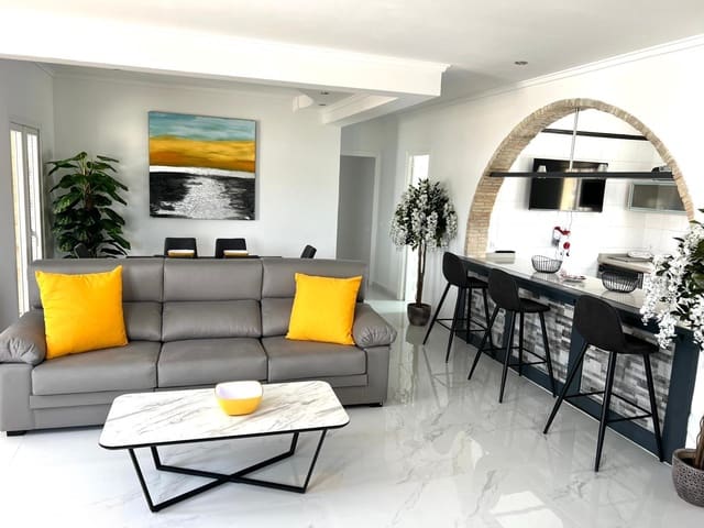 3 soverom Villa til salgs i El Chaparral - La Siesta - La Torreta, Torrevieja med svømmebasseng - € 519 000 (Ref: 9591554)