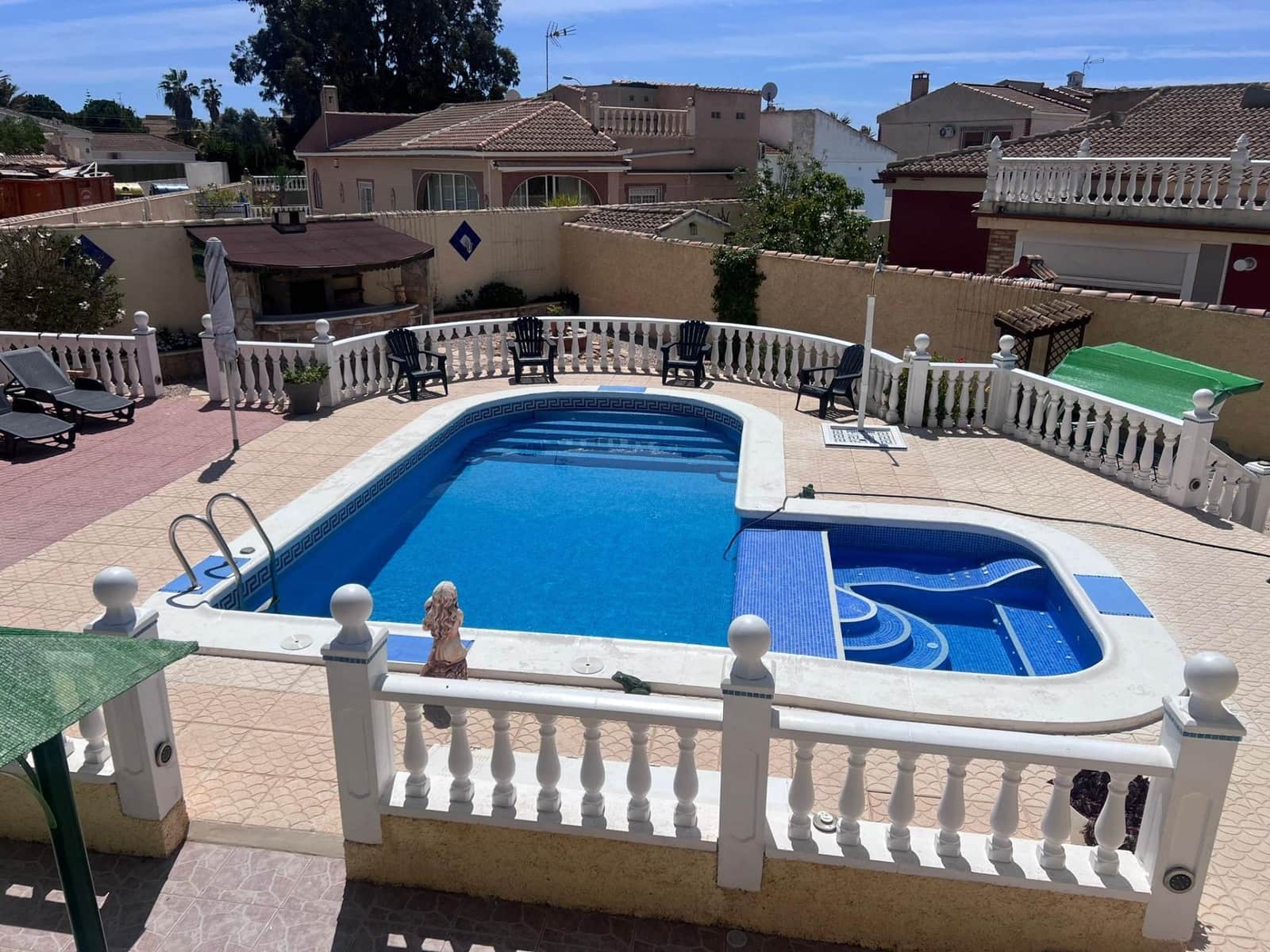 3 soverom Villa til salgs i Torrevieja med svømmebasseng - € 519 000 (Ref: 9591554)