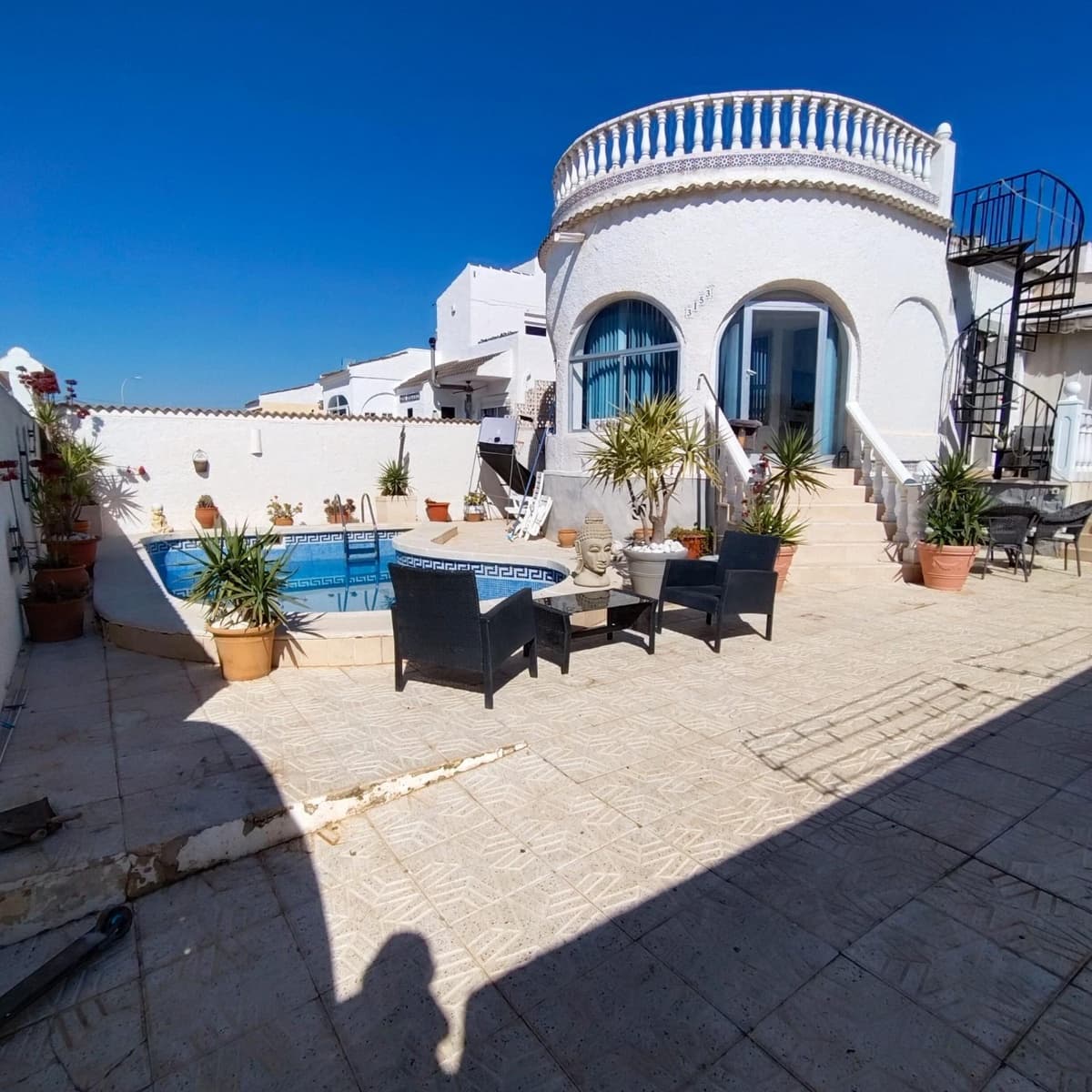 2 bedroom Villa for sale in Torrevieja with pool - € 299,900 (Ref: 9627810)