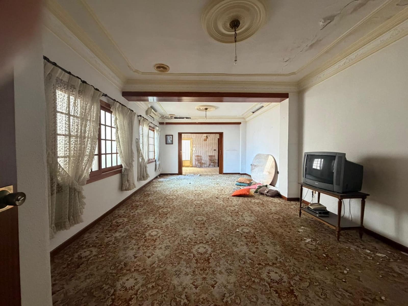 4 bedroom Townhouse for sale in Dolores with garage - € 149,900 (Ref: 9627815)