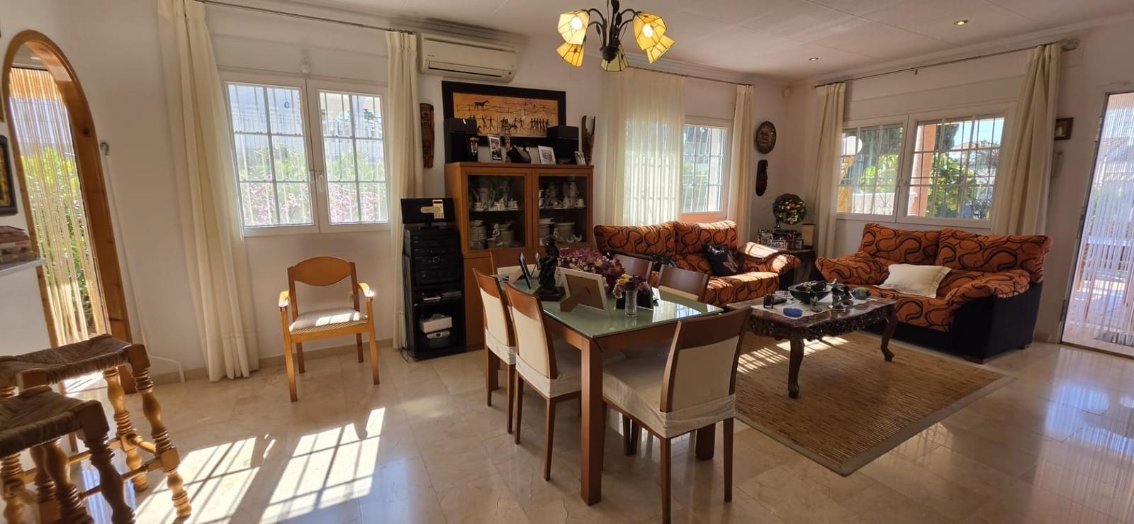 4 Zimmer Villa zu verkaufen in Torrevieja mit Garage - 459.900 € (Ref: 9715119)