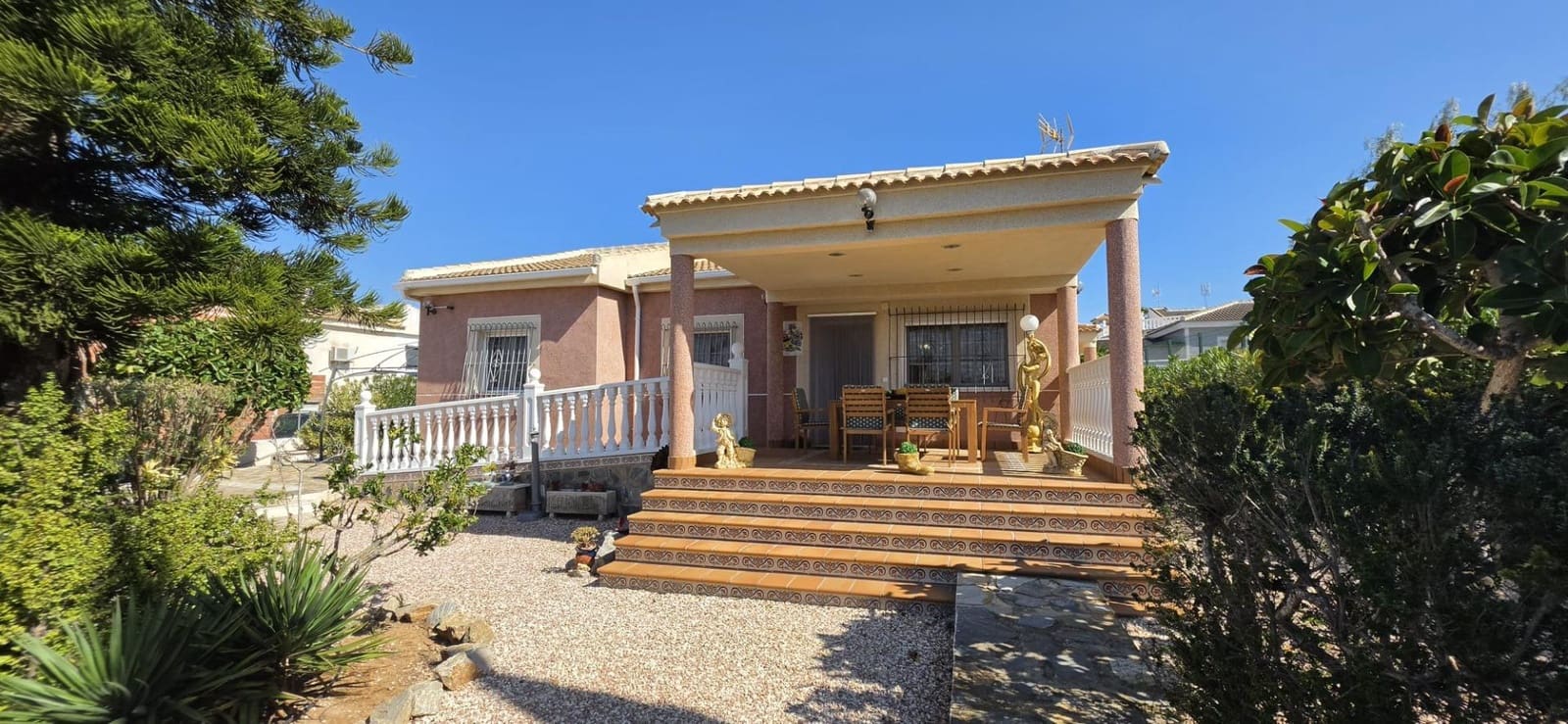 4 Zimmer Villa zu verkaufen in Torrevieja mit Garage - 459.900 € (Ref: 9715119)