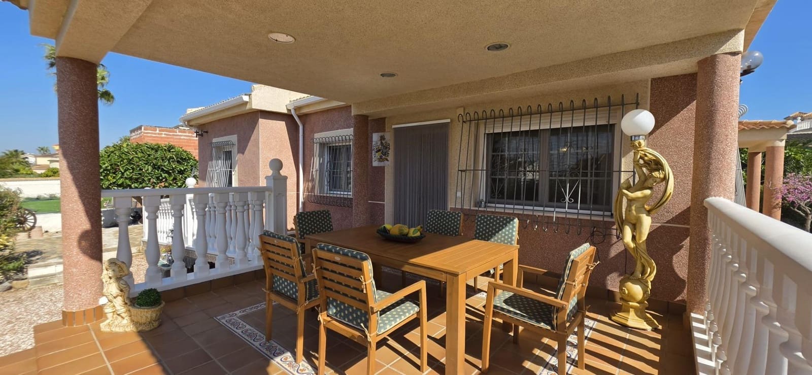 4 Zimmer Villa zu verkaufen in Torrevieja mit Garage - 459.900 € (Ref: 9715119)